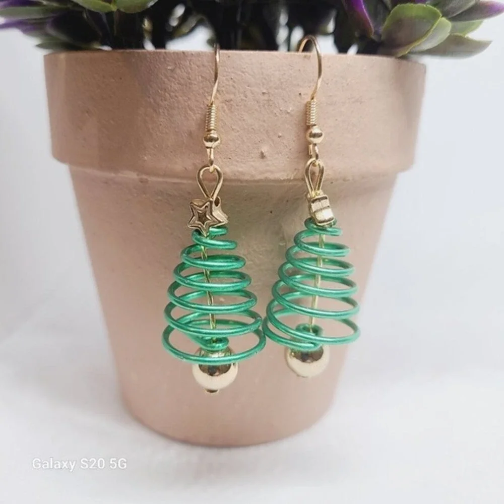 Green Spiral Christmas Tree Drop Earrings Gold Star‎ Holiday Jewelry 1.75